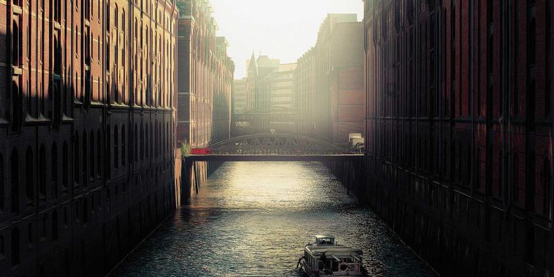 智能制造的核心基石：恒温恒湿车间如何为021精密与高精度加工保驾护航